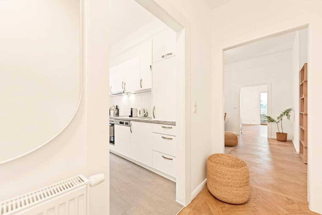 Cozy Apartment In Quiet Location, Fast Train Station 100M Away, Contactless Check-In Wien Ngoại thất bức ảnh