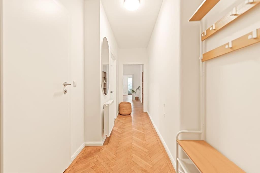 Cozy Apartment In Quiet Location, Fast Train Station 100M Away, Contactless Check-In Wien Ngoại thất bức ảnh