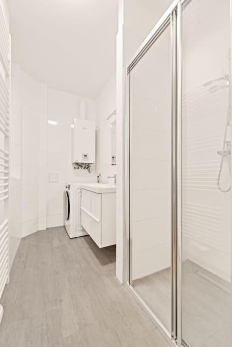 Cozy Apartment In Quiet Location, Fast Train Station 100M Away, Contactless Check-In Wien Ngoại thất bức ảnh
